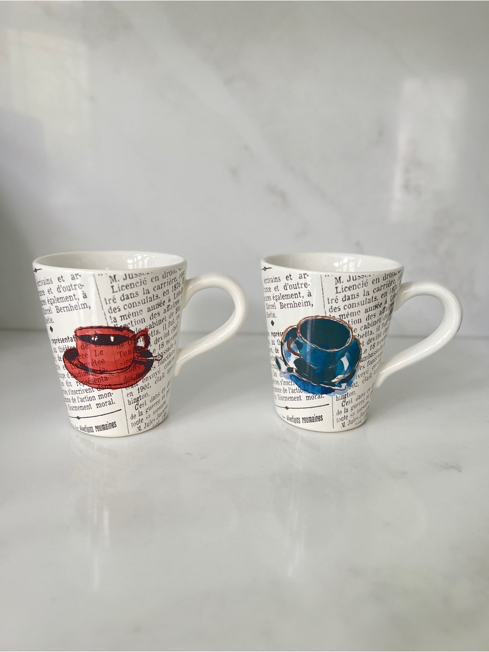 Williams Sonoma Newsprint ceramic coffee mugs red blue graphic prints Portugal 2